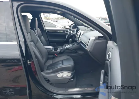 2016 Porsche Cayenne z USA, uszkodzony, nr VIN WP1AA2A22GLA10078